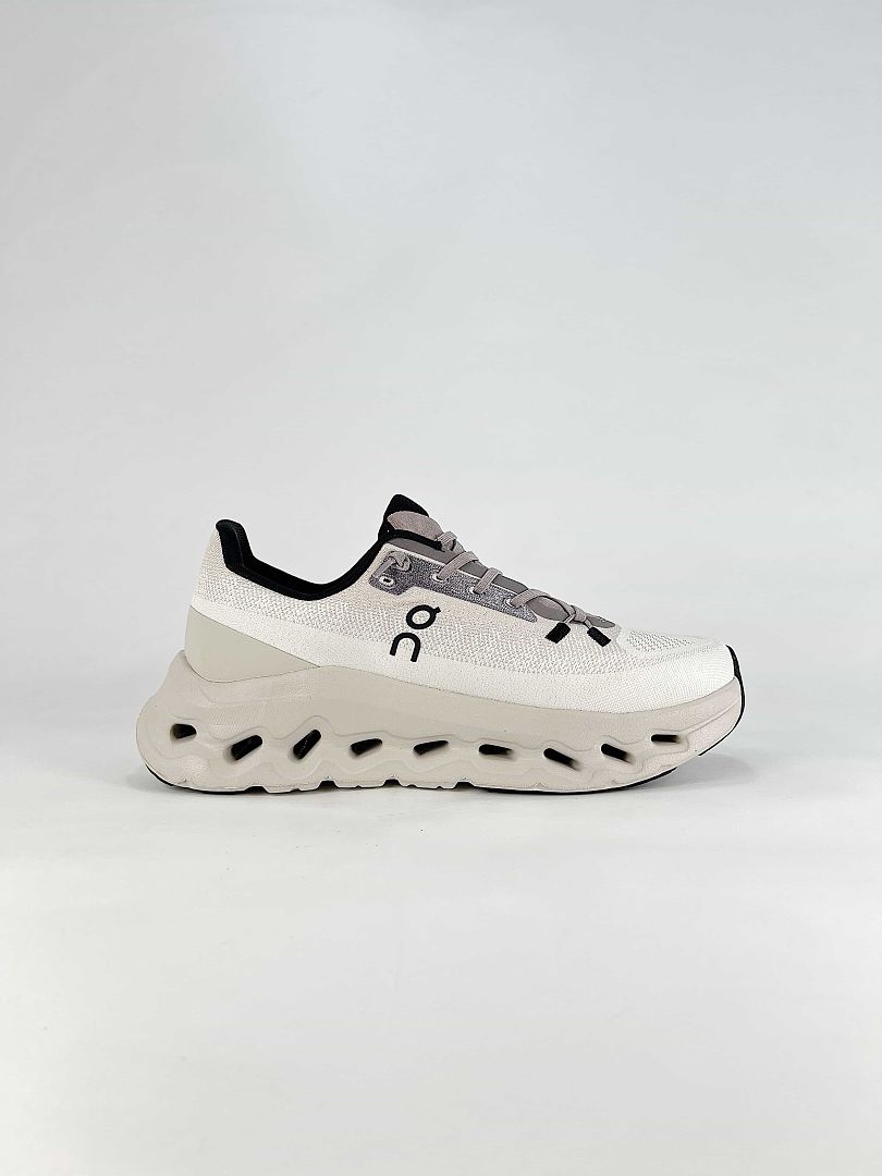 On Cloudtilt White Grey Black Everyday Lifestyle Sneakers 3ME10103284