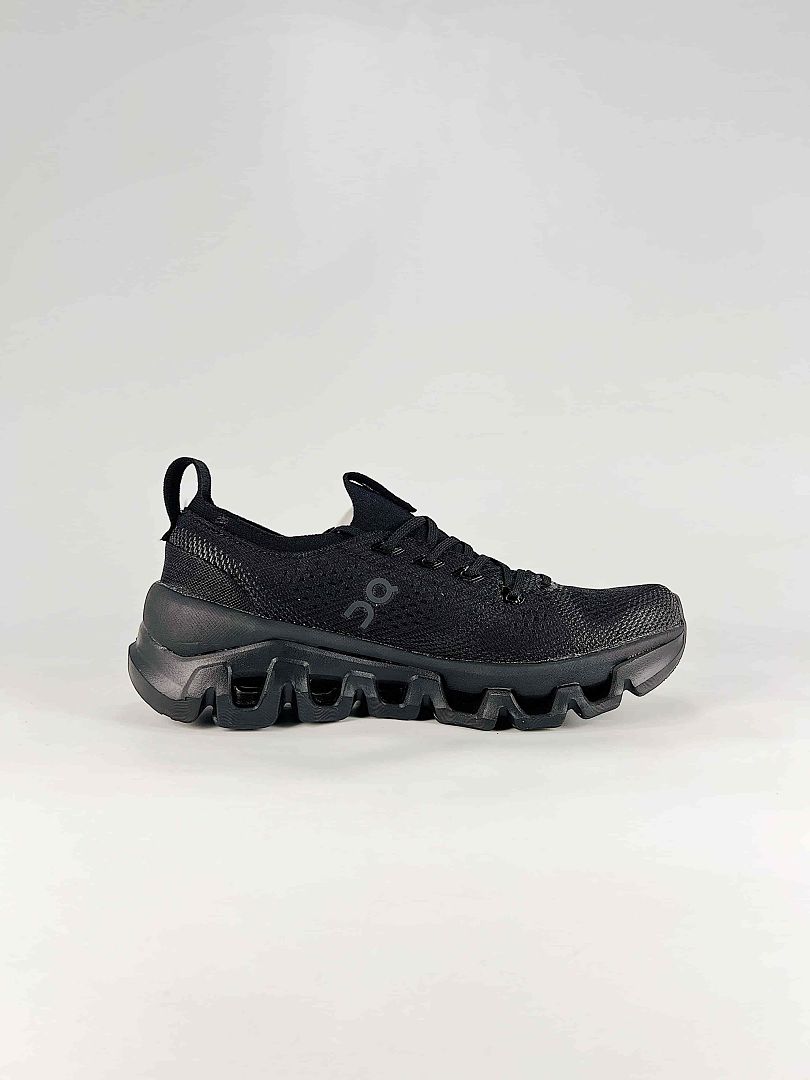 On Cloud Black Charcoal Low Top Everyday Sneakers 3MG30090106