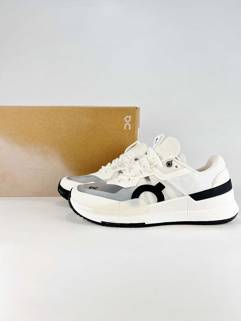 On THE ROGER Pro 2 White Black Grey Tennis Sneakers M929282X153221