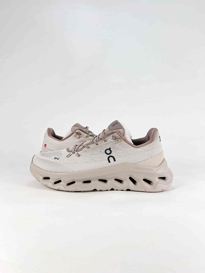 On Cloudtilt Ivory Taupe Lifestyle Sneakers