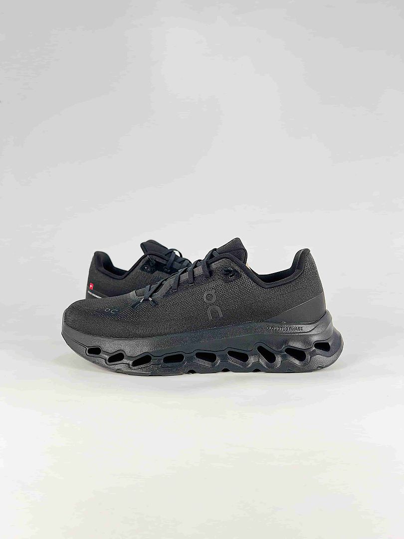 On Cloudtilt Black Lifestyle Sneakers 3ME10101430