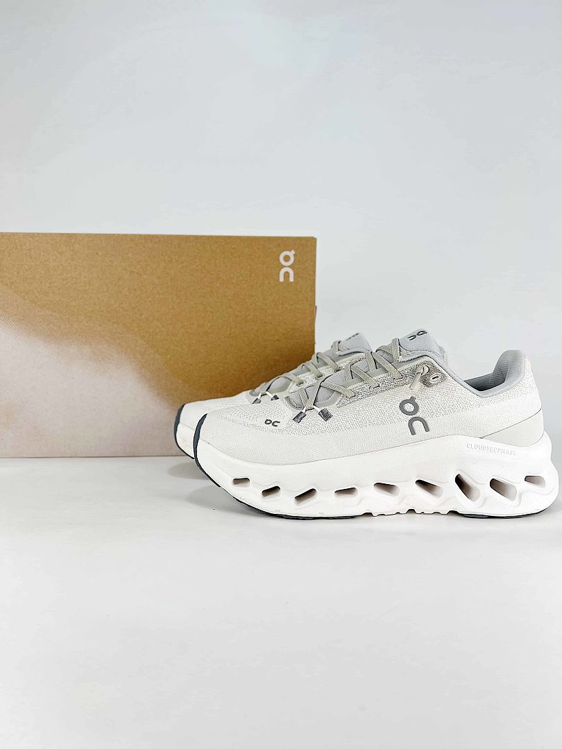 On Cloudtilt Light Grey White Lifestyle Sneakers 3WE10053740