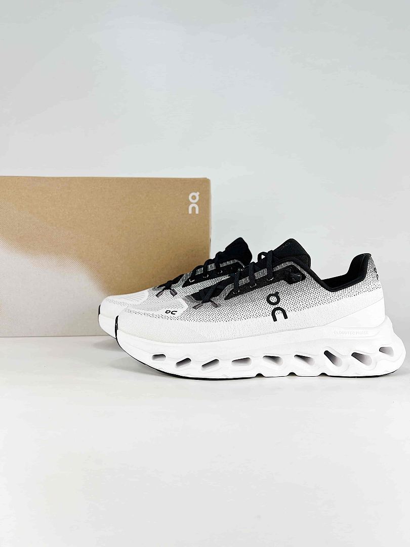 On Cloudtilt White Black Mens Lifestyle Sneakers 3ME10101430