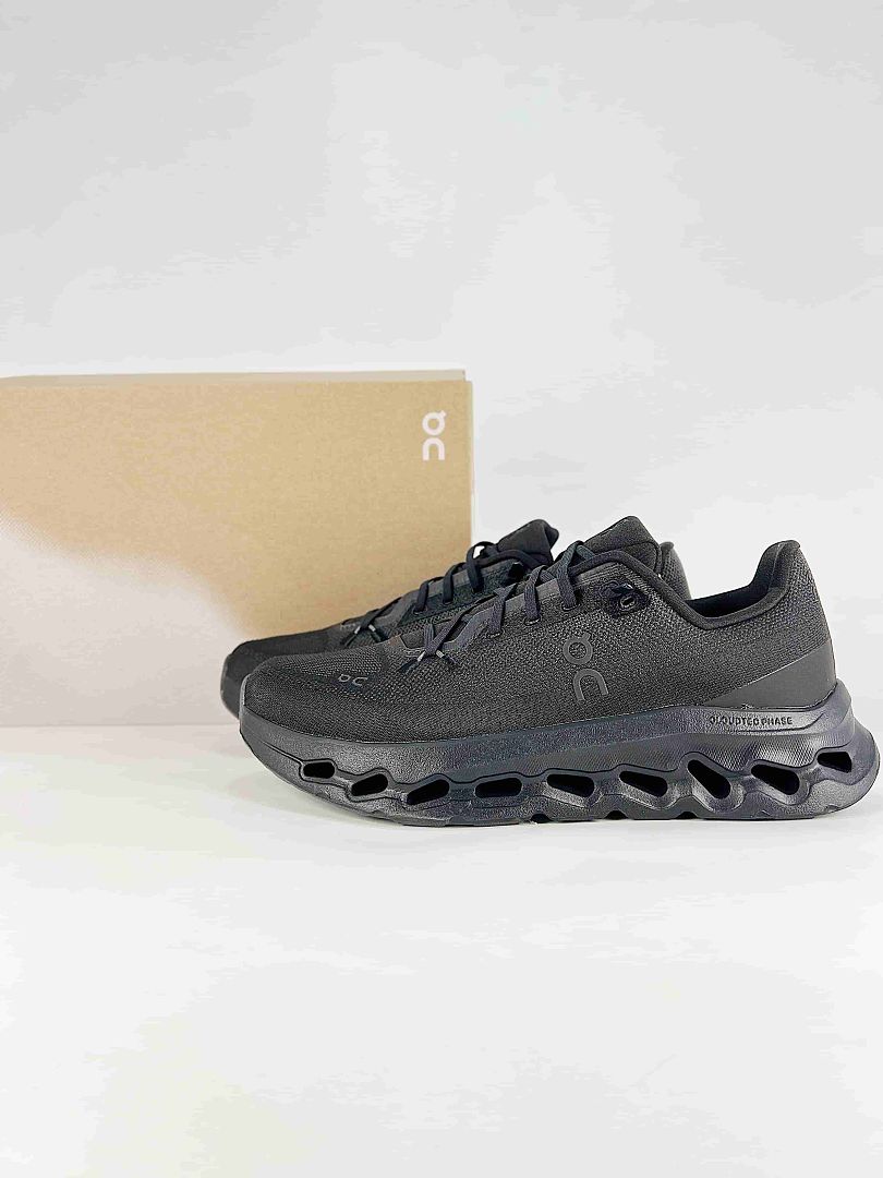 On Cloudtilt Black Lifestyle Sneakers 3ME10101430