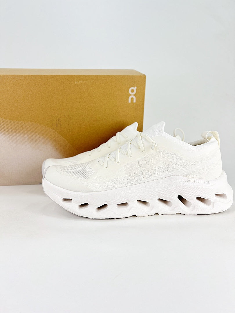 On Cloudtilt Moon White Low Top Sneakers Everyday Casual Shoes