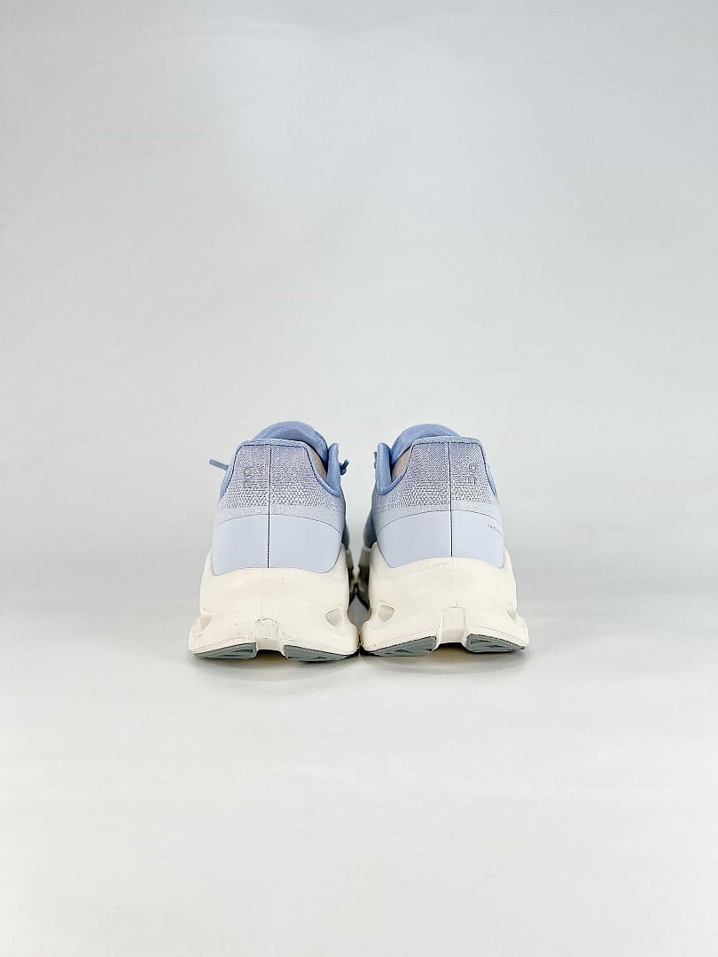 On Cloudtilt Light Blue Grey Cream Lifestyle Sneakers