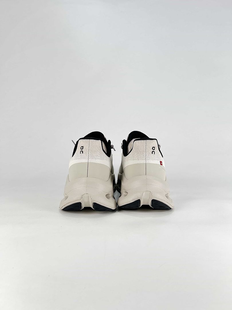 On Cloudtilt White Grey Black Everyday Lifestyle Sneakers 3ME10103284