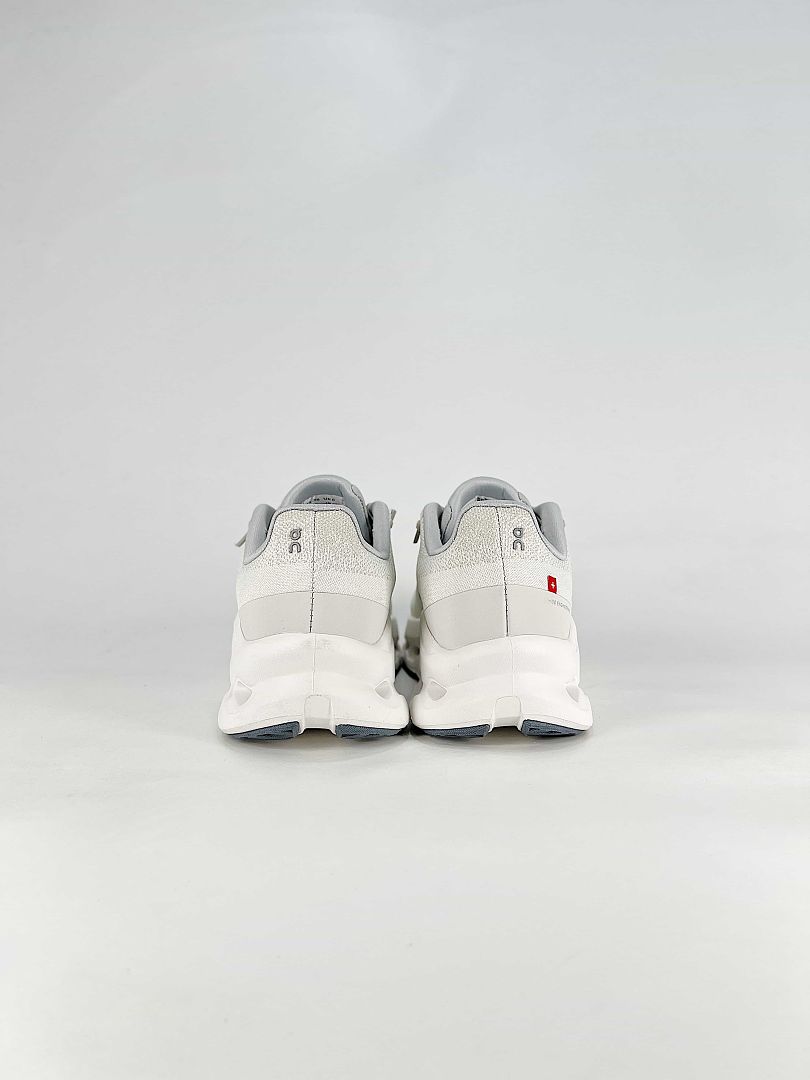 On Cloudtilt Light Grey White Lifestyle Sneakers 3WE10053740