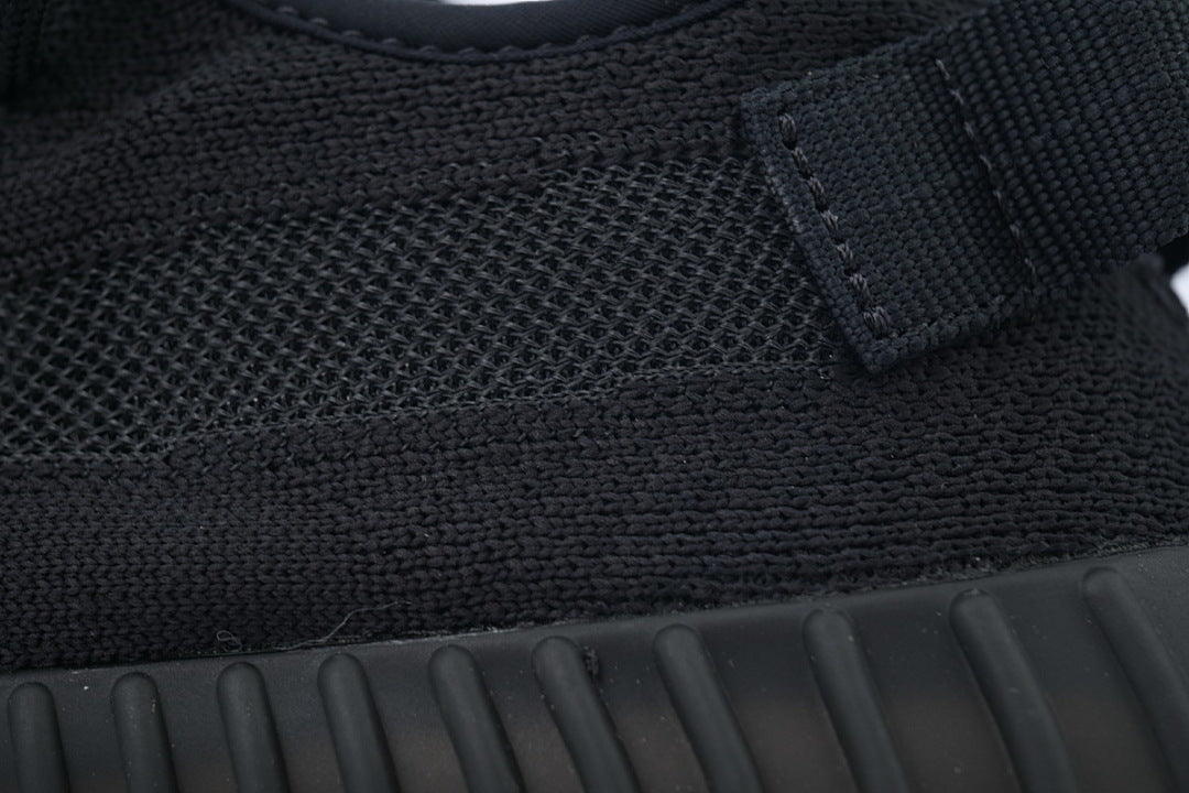 Adidas Yeezy Boost 350 V2 Onyx Black Sneakers HQ4540