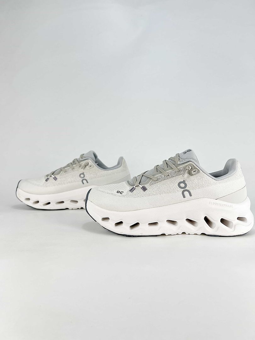 On Cloudtilt Light Grey White Lifestyle Sneakers 3WE10053740
