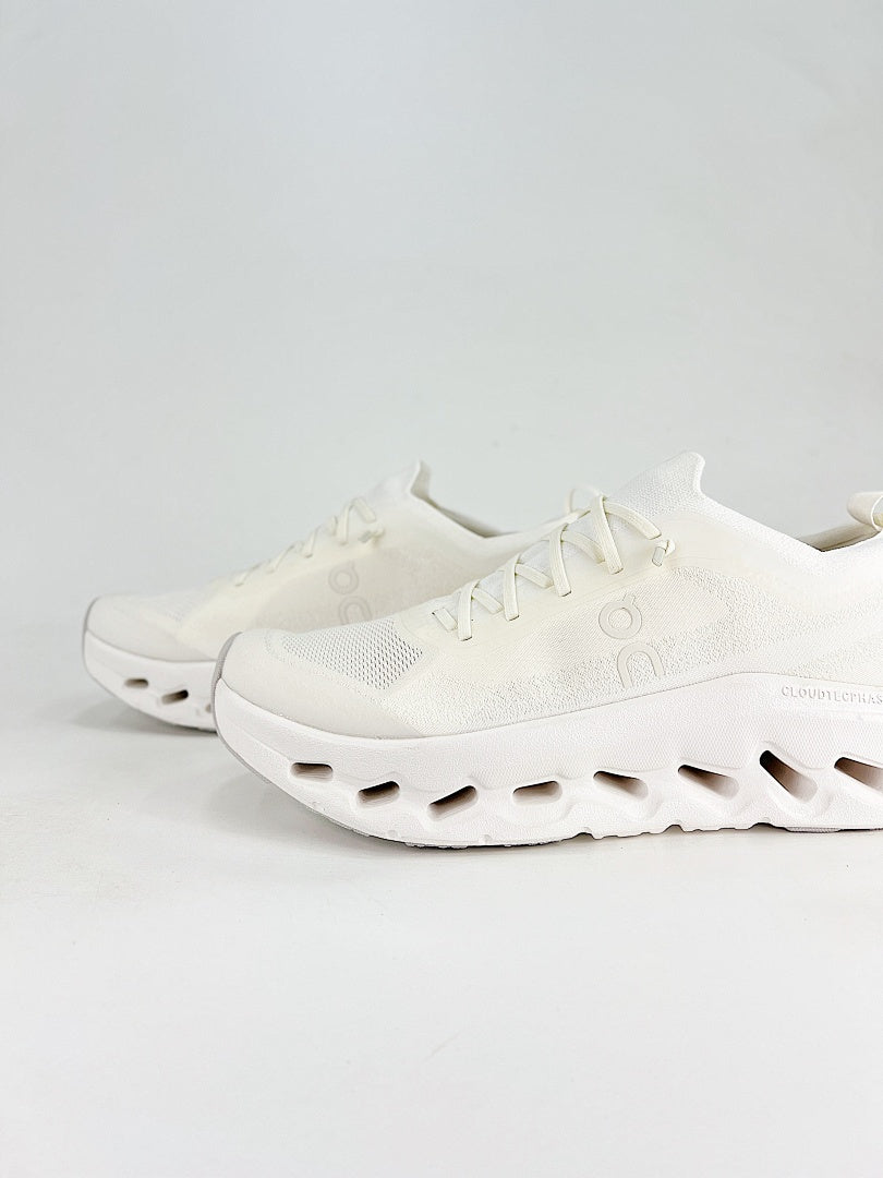 On Cloudtilt Moon White Low Top Sneakers Everyday Casual Shoes
