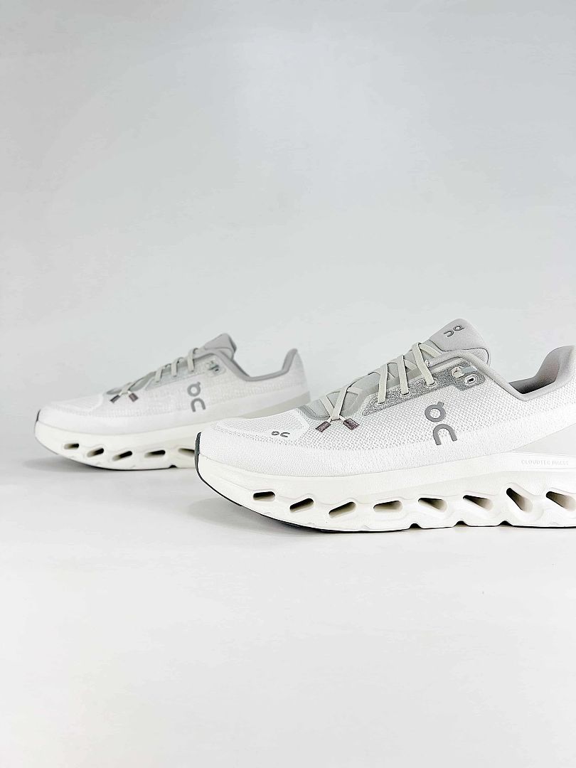 On Cloudtilt White Light Grey Lifestyle Sneakers 3ME10103740