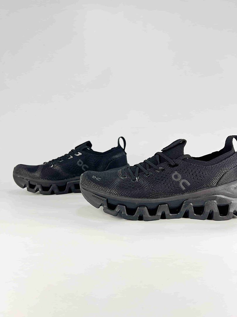 On Cloud Black Charcoal Low Top Everyday Sneakers 3MG30090106