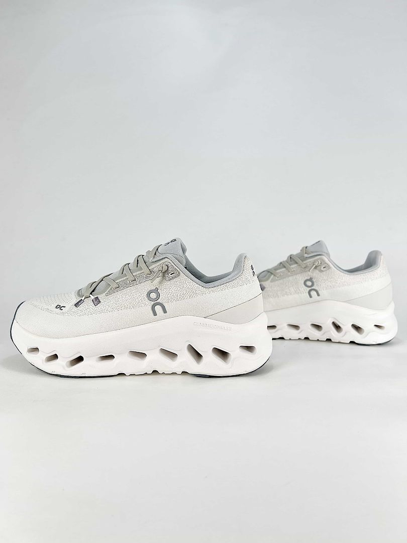 On Cloudtilt Light Grey White Lifestyle Sneakers 3WE10053740