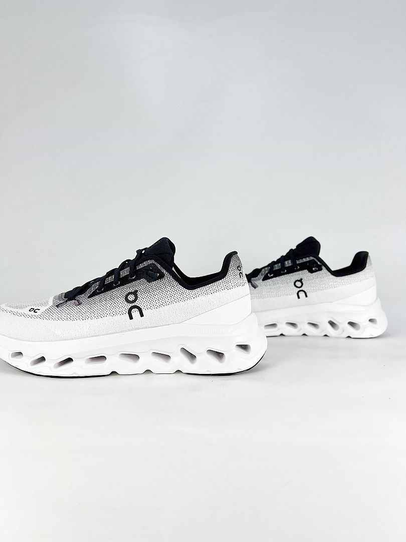 On Cloudtilt White Black Mens Lifestyle Sneakers 3ME10101430