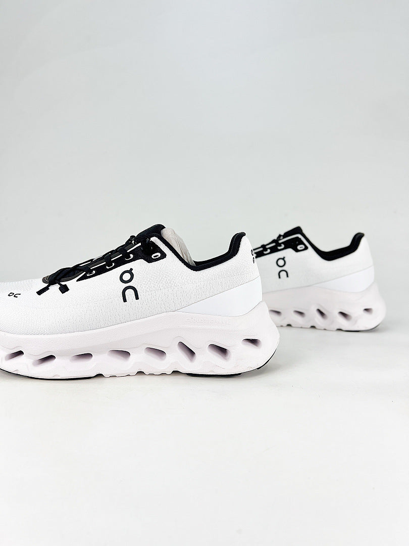 On Cloudtilt White Black Lifestyle Sneakers 3ME10103252