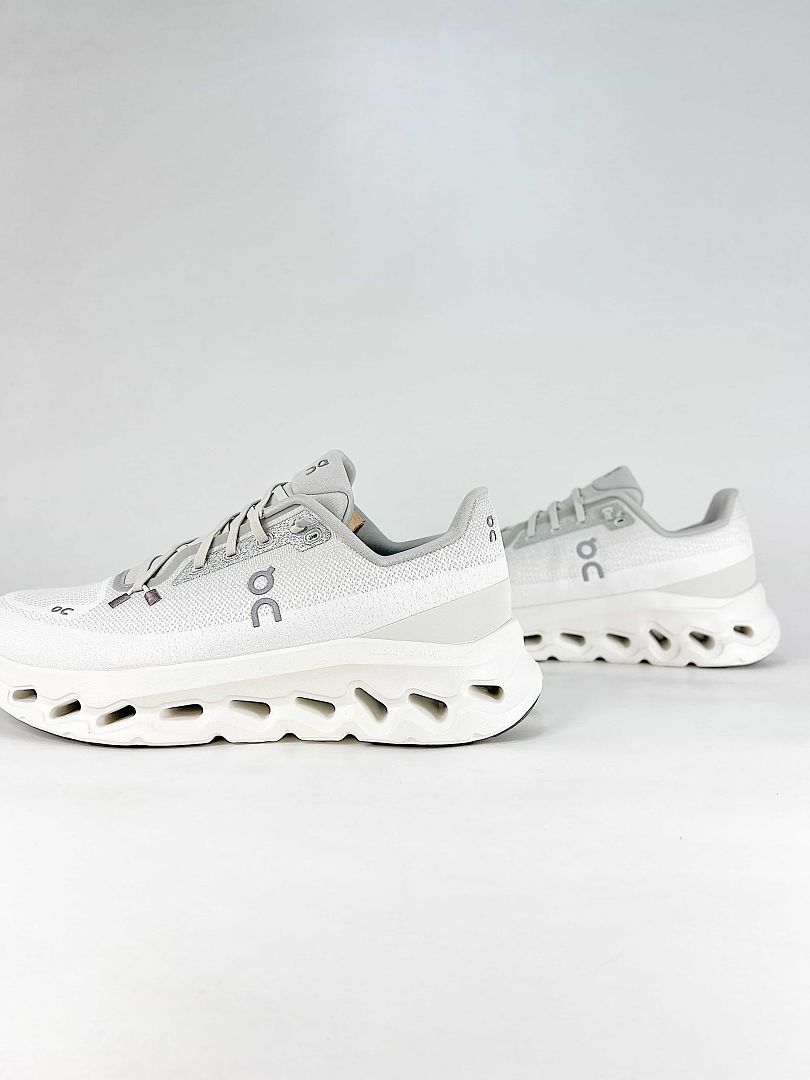On Cloudtilt White Light Grey Lifestyle Sneakers 3ME10103740