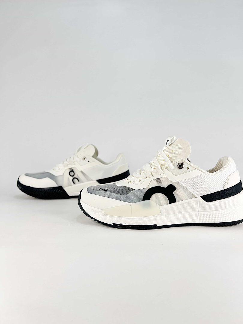 On THE ROGER Pro 2 White Black Grey Tennis Sneakers M929282X153221