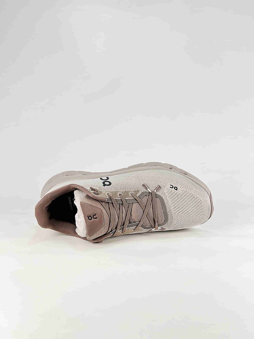 On Cloudtilt Ivory Taupe Lifestyle Sneakers