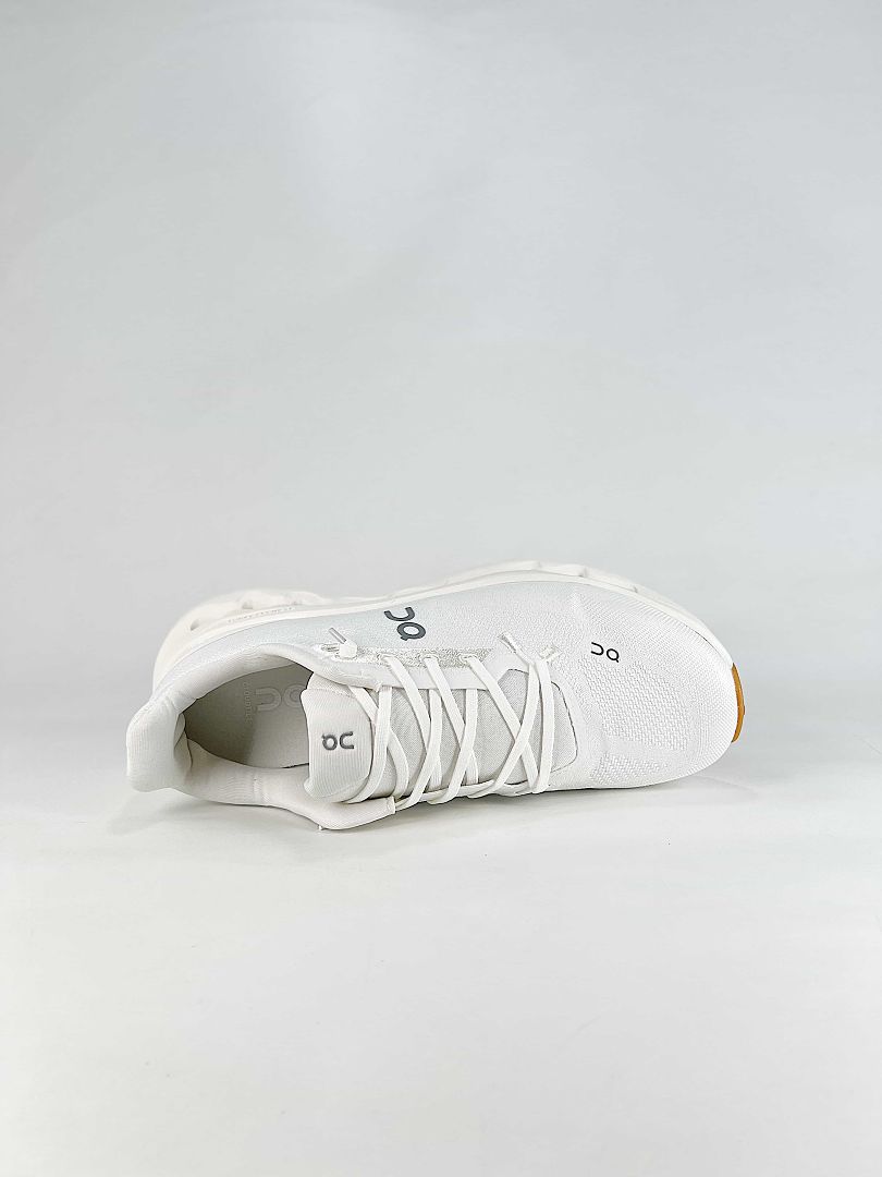 On Cloudtilt Womens White Gum Lifestyle Sneakers 3WE10050924