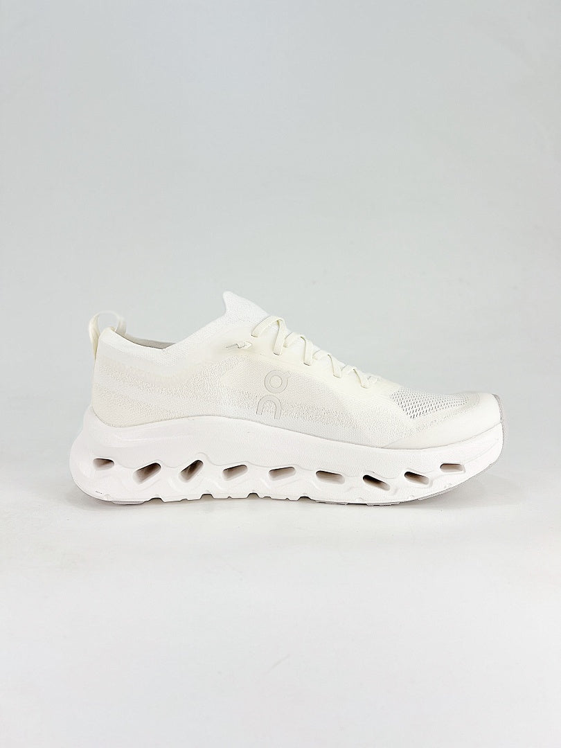 On Cloudtilt Moon White Low Top Sneakers Everyday Casual Shoes