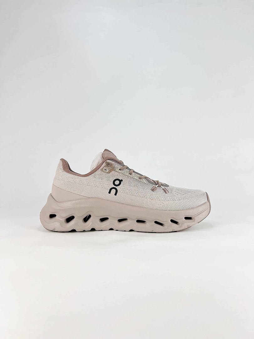 On Cloudtilt Ivory Taupe Lifestyle Sneakers