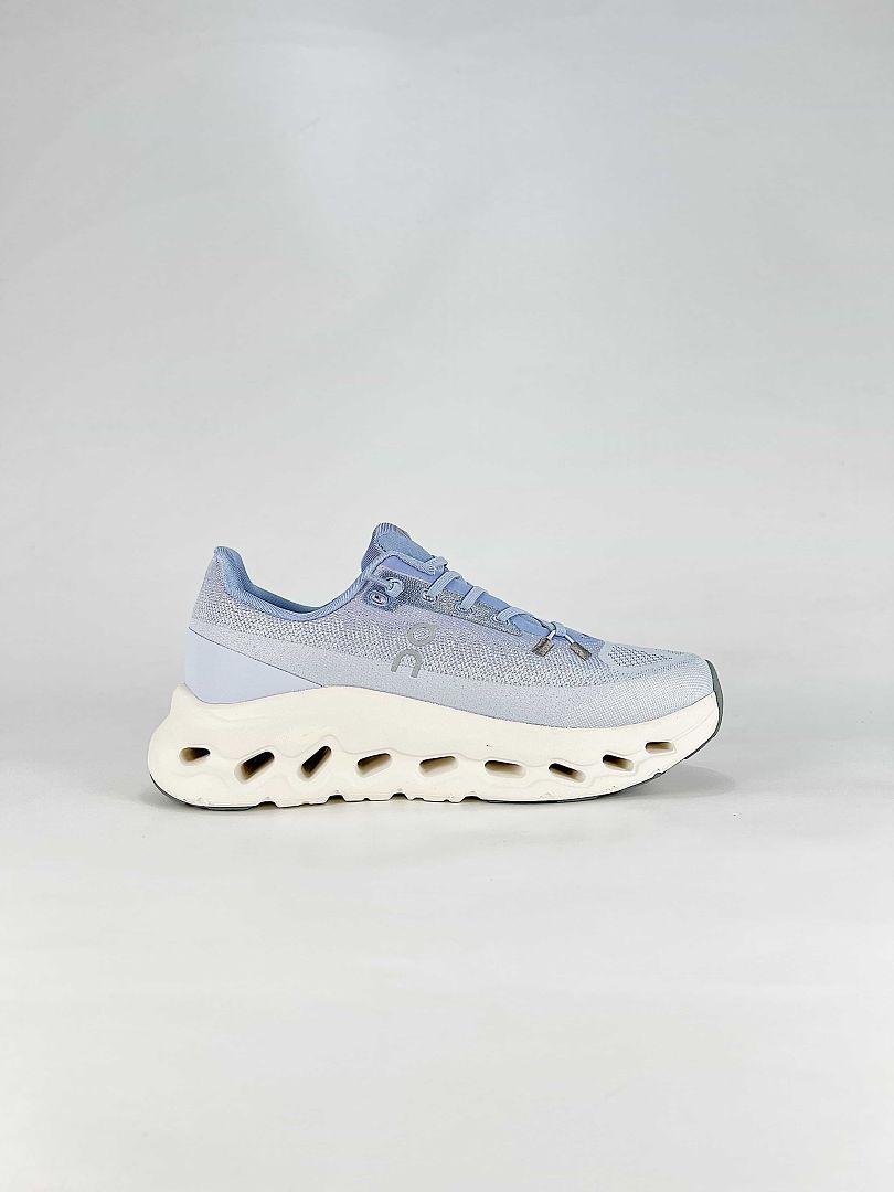 On Cloudtilt Light Blue Grey Cream Lifestyle Sneakers