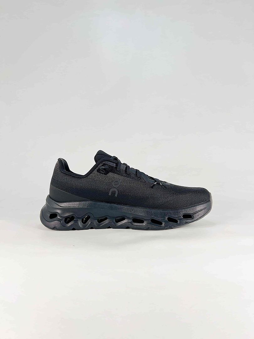 On Cloudtilt Black Lifestyle Sneakers 3ME10101430