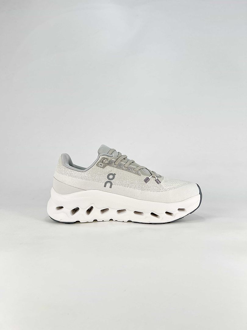 On Cloudtilt Light Grey White Lifestyle Sneakers 3WE10053740